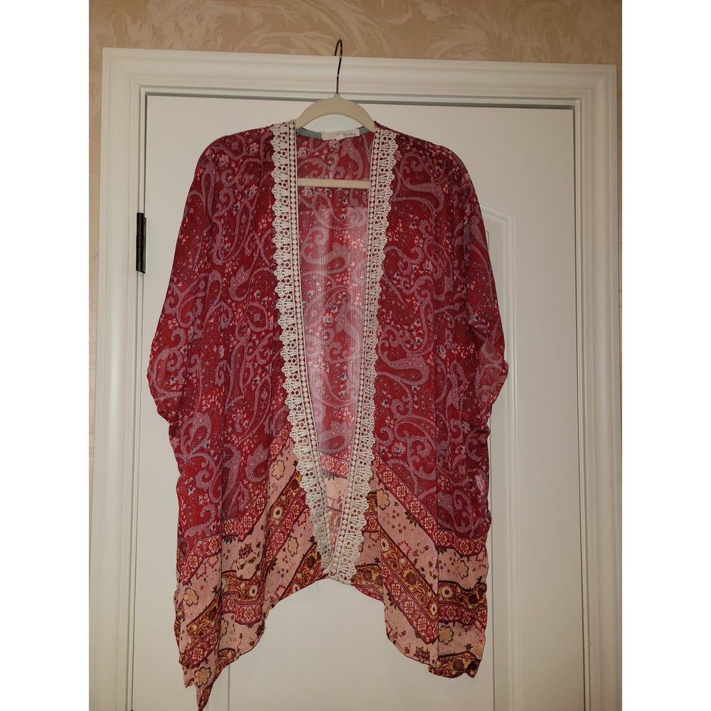 Rewind Red Paisley Floral Kimono Wrap with Crochet Lace Trim Medium